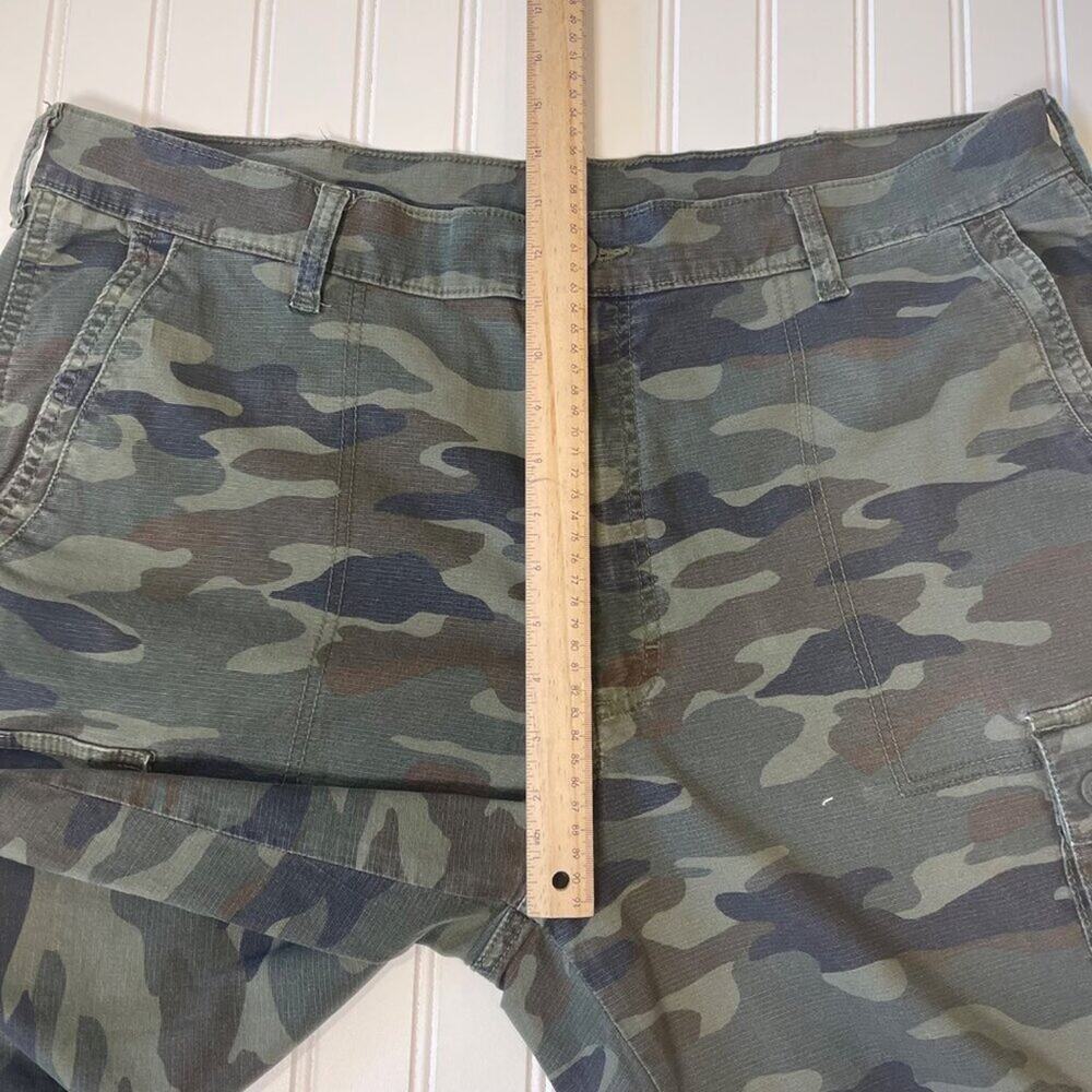 Lee Men’s Size 40 Green Camo Cargo Utility Shorts Military Outdoor - Picture 4 of 9